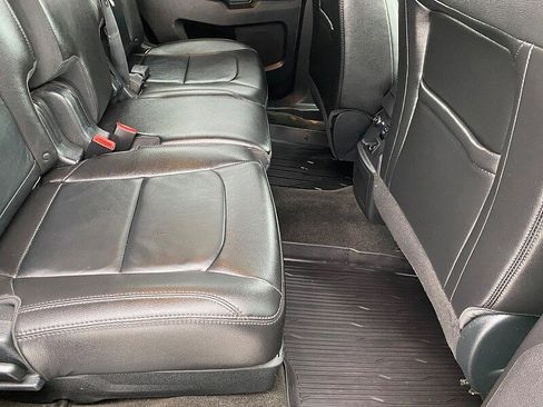 Certified 2018 Ford Explorer XLT w/ Equipment Group 202A image 39