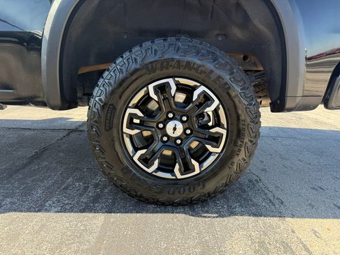 Used 2024 Chevrolet Silverado 1500 ZR2 w/ Technology Package AWD/4WD image 17
