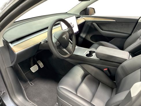 Certified 2023 Tesla Model Y Performance AWD/4WD image 9
