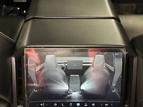 Used 2024 Tesla Cybertruck AWD Crew Cab image 34