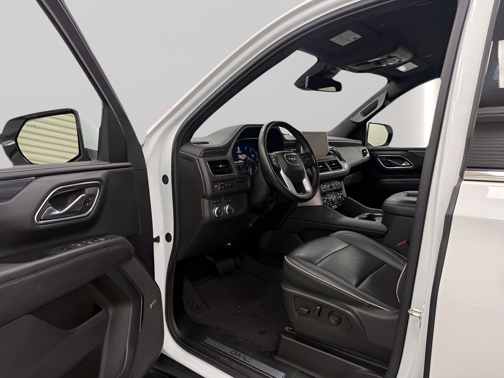 Used 2024 GMC Yukon SLT AWD/4WD image 9