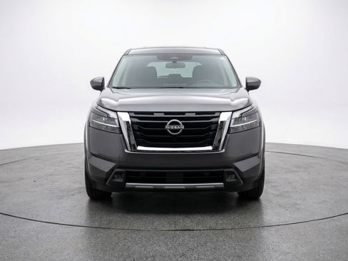 Used 2025 Nissan Pathfinder SV AWD/4WD image 2