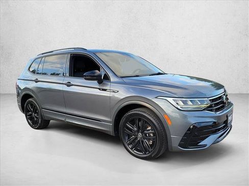 Used 2022 Volkswagen Tiguan SE R-Line FWD image 3