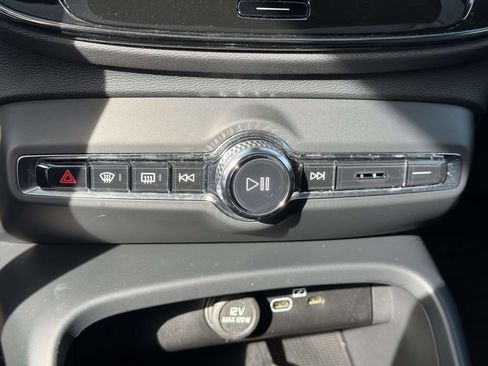 Used 2023 Volvo XC40 B5 Plus w/ Climate Package image 26