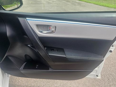 Used 2015 Toyota Corolla LE FWD image 15