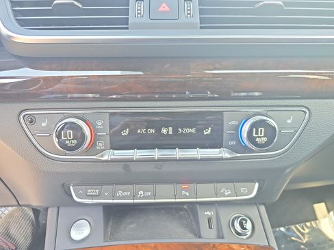 Used 2018 Audi Q5 2.0T Premium Plus AWD/4WD image 18