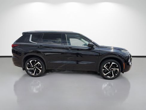 Used 2024 Mitsubishi Outlander SEL FWD image 2