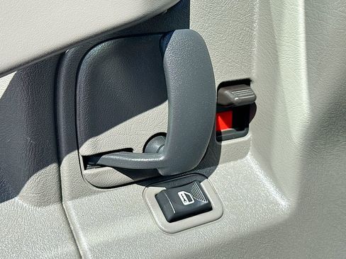 Certified 2024 Chevrolet Express 3500 LT w/ LT Preferred Equipment Group image 18