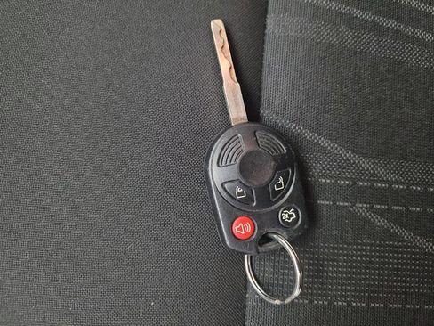 Used 2018 Ford Focus SE w/ Cold Weather Package FWD image 32