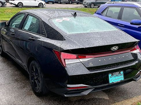 Used 2023 Hyundai Elantra SEL FWD image 5