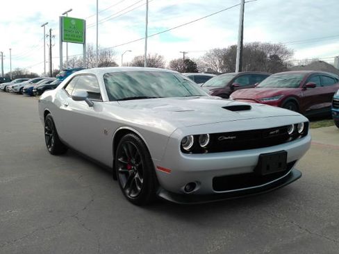 Used 2021 Dodge Challenger R/T Scat Pack image 4
