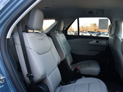 Used 2026 Ford Explorer Active w/ Active Comfort Package image 17