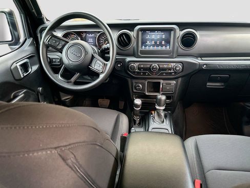 Used 2022 Jeep Wrangler Unlimited Sport AWD/4WD image 17