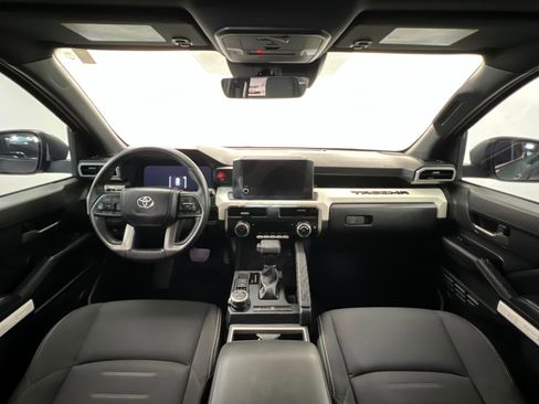 Used 2024 Toyota Tacoma TRD Off-Road image 9