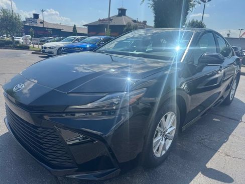 Used 2025 Toyota Camry LE FWD image 8