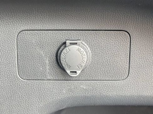 Used 2021 Toyota RAV4 XLE FWD image 14