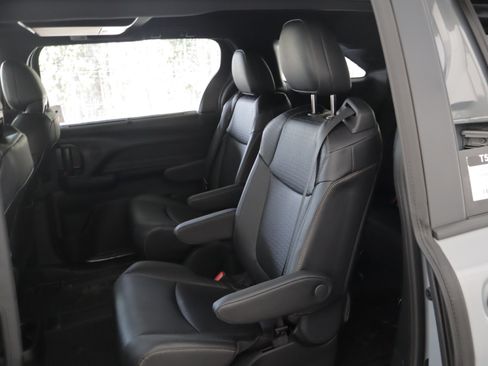 New 2026 Toyota Sienna XLE Woodland Edition AWD/4WD image 12