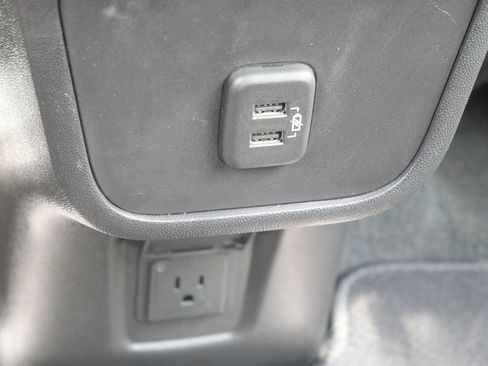 Used 2024 GMC Terrain SLT image 34