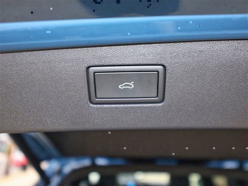 New 2026 Volkswagen Tiguan SE R-Line image 11