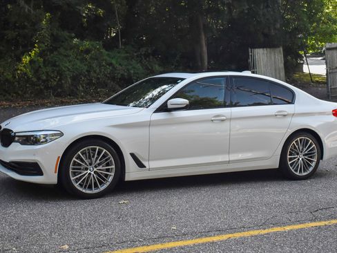 Used 2020 BMW 530i w/ Convenience Package image 2