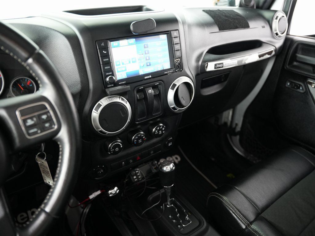 Used 2012 Jeep Wrangler Rubicon AWD/4WD image 18