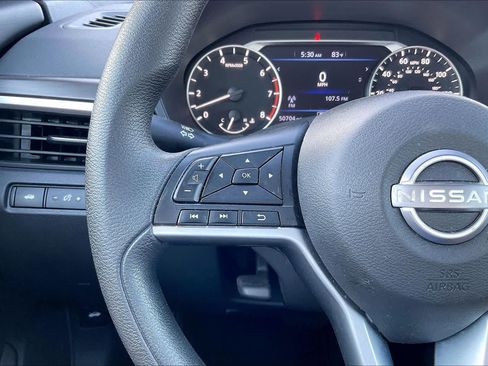 Used 2025 Nissan Altima 2.5 SV FWD image 21