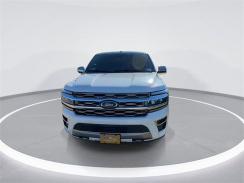 Used 2022 Ford Expedition Platinum image 4