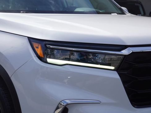 Used 2023 Honda Pilot Elite image 11