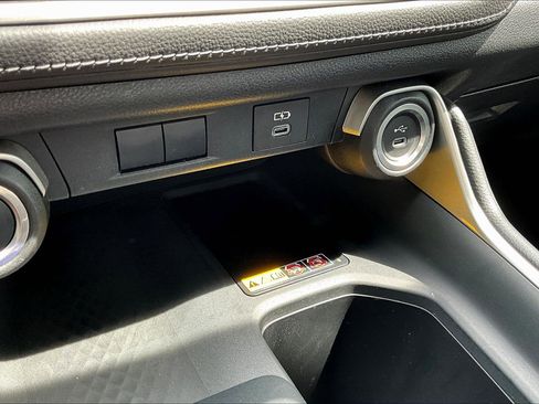 Used 2024 Toyota Grand Highlander AWD Hybrid image 17