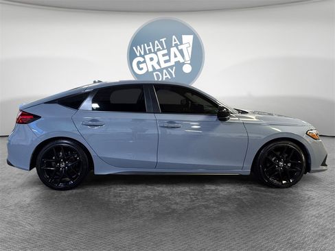 Used 2024 Honda Civic Sport image 2