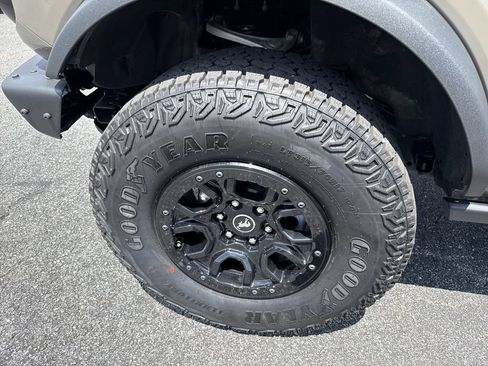 Used 2025 Ford Bronco Badlands AWD/4WD image 12