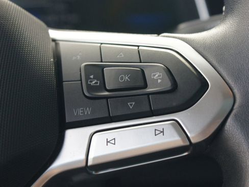 Used 2024 Volkswagen Jetta SE image 11