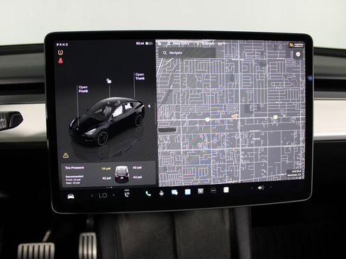 Used 2023 Tesla Model Y Performance AWD/4WD image 13