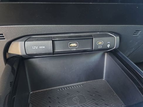 Certified 2023 Kia Niro EX image 29