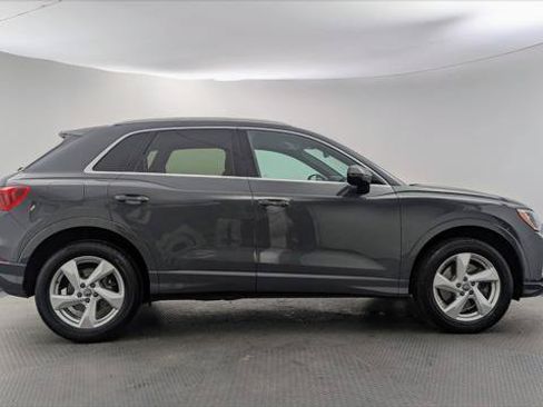 Used 2020 Audi Q3 2.0T Premium w/ Convenience Package AWD/4WD image 9