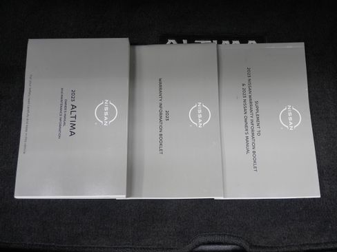 Used 2023 Nissan Altima 2.5 SR w/ SR Premium Package FWD image 24