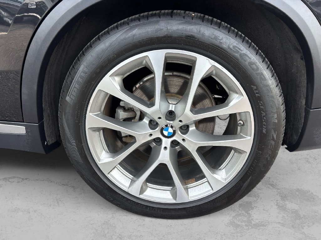 Used 2020 BMW X5 xDrive50i w/ Executive Package AWD/4WD image 9