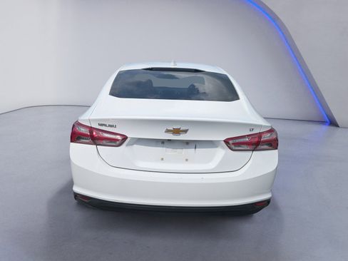 Used 2021 Chevrolet Malibu LT FWD image 3