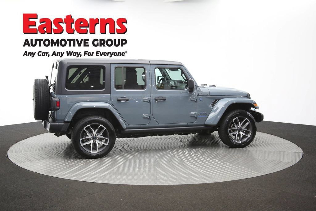 Used 2024 Jeep Wrangler Unlimited w/ Convenience Group AWD/4WD image 44