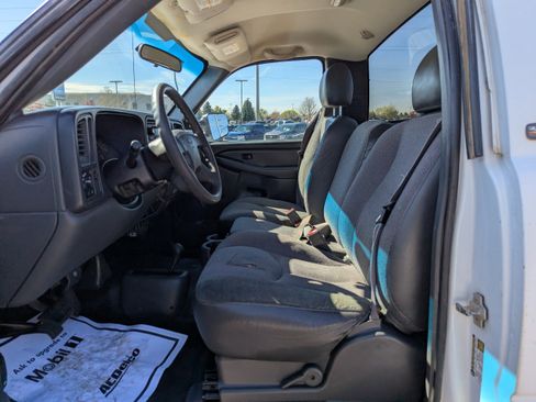 Used 2004 Chevrolet Silverado 2500 W/T AWD/4WD image 11