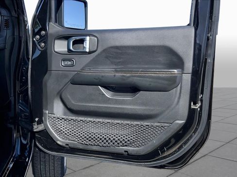 Used 2024 Jeep Wrangler Unlimited Sahara AWD/4WD image 22