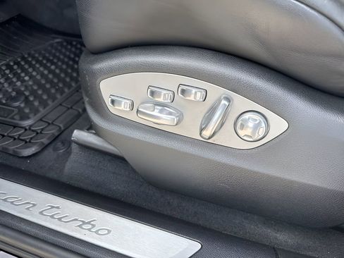 Used 2017 Porsche Macan Turbo image 10