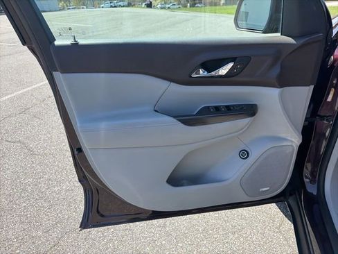 Used 2018 GMC Acadia SLT FWD image 11