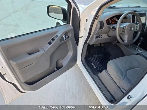 Used 2020 Nissan Frontier SV image 10