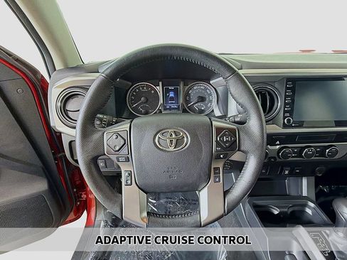 Used 2022 Toyota Tacoma SR5 AWD/4WD image 3