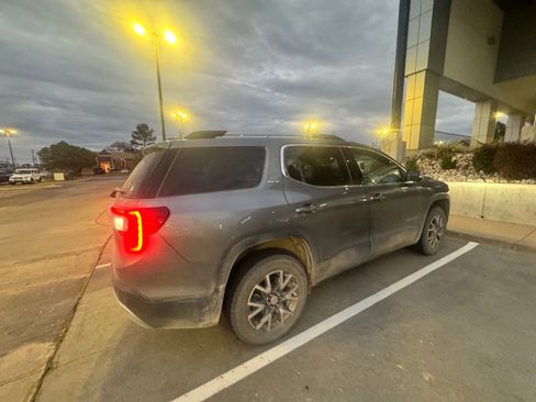 Used 2021 GMC Acadia SLT image 7