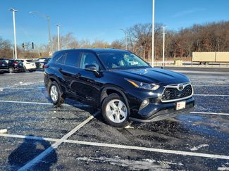 Certified 2023 Toyota Highlander LE video 2