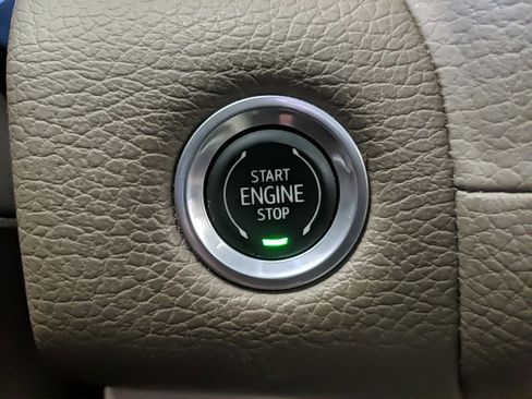 Used 2023 GMC Yukon XL Denali image 28