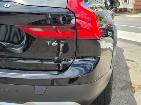Used 2018 Volvo V90 T6 Cross Country w/ Convenience Package AWD/4WD image 7