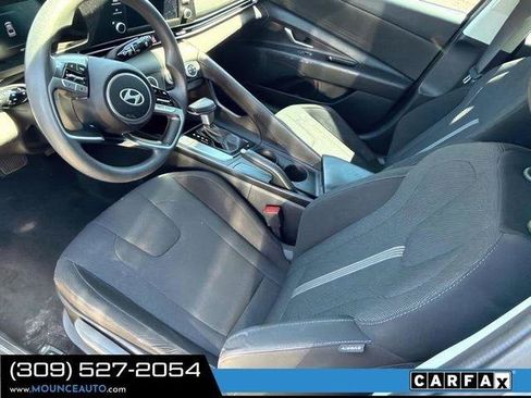 Used 2024 Hyundai Elantra SE FWD image 6